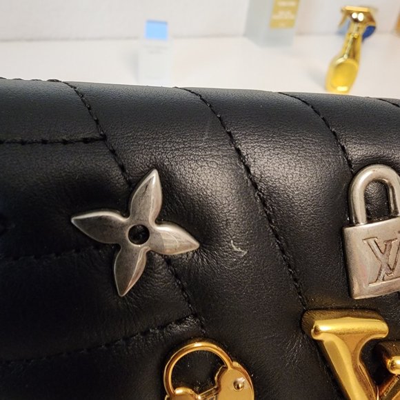 LOUIS VUITTON  Authentic. Love Lock  Wave Long Leather Wallet Black - Picture 4 of 9